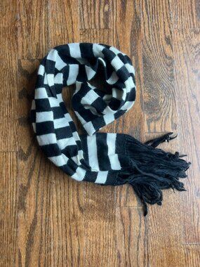 Like New Express Black White Striped Knit Scarf Fringe Winter Scarf O/S